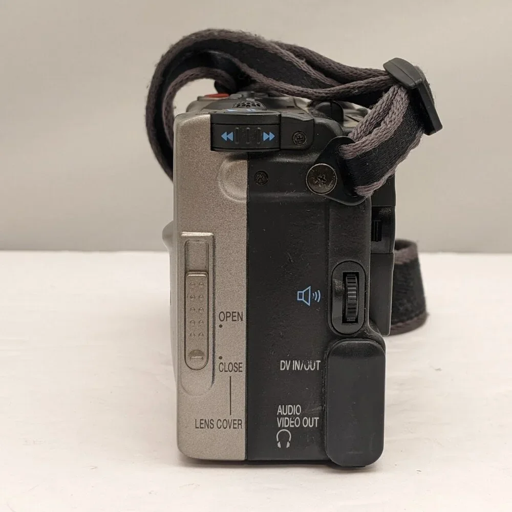 CANON ZR MiniDV Digital Video Camcorder Kit | NTSC | ZR KIT [ ** PARTIAL ** ]